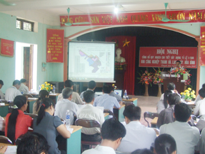 BQL các KCN tỉnh giới thiệu quy hoạch KCN Thanh Hà, huyện Lạc Thủy.